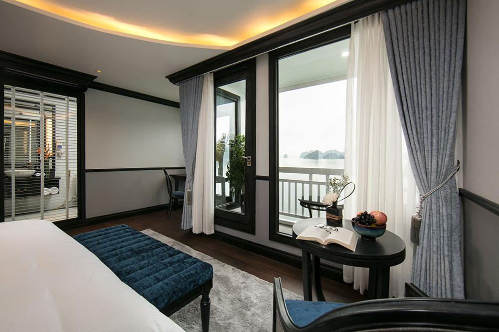 Lapinta Luxury Cruises Hotel Hạ Long-öböl Kültér fotó